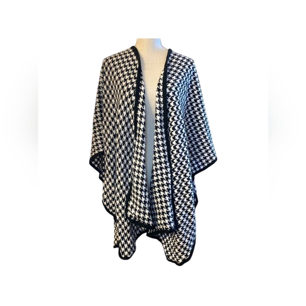 Junarose Black and White Women's Cape